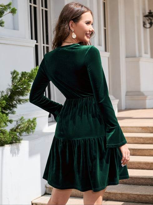 Damen Samtkleid mit langen Ärmeln & Rüschensaum | Luxus für Winter