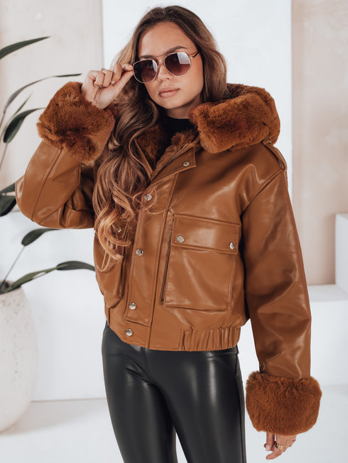 DAMEN KUNSTLEDERJACKE MIT KAPUZE – STYLISCHER WINTERLOOK