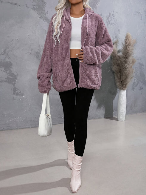 Plüschiger Damen -Wintermantel mit Kapuze