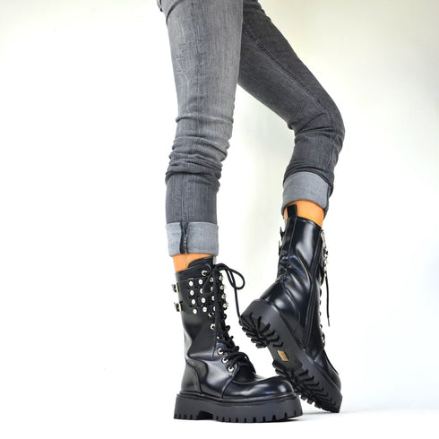 SCHWARZE PUNK GOTHIC DAMENSTIEFEL MIT NIEDRIGEM ABSATZ UND PROFILSOHLE – PLATEAU BIKER BOOTS