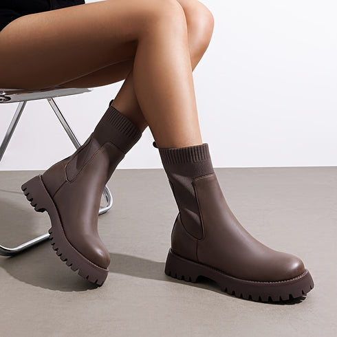 DAMENSTIEFEL MIT DICKER SOHLE UND HOHEM ABSATZ – TRENDSTIEFEL IN EXQUISITEM DESIGN