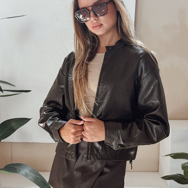 DAMEN KUNSTLEDERJACKE MIT STEHKRAGEN | LEICHTE BIKERJACKE