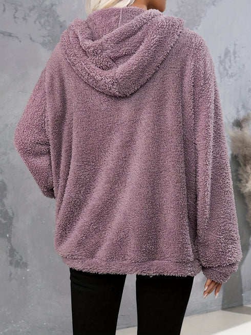 Plüschiger Damen -Wintermantel mit Kapuze