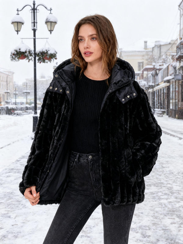 Kurzer Wintermantel Damen mit Kapuze & Kunstpelz