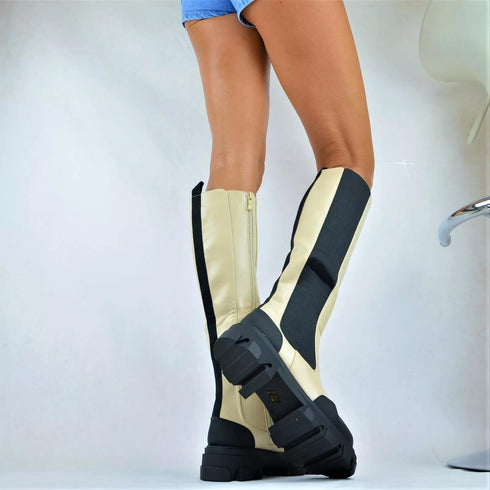 DAMEN PUNK-GOTHIC BIKERBOOTS MIT HOHEM PROFILABSATZ, PLATEAU UND XL-BLOCKABSATZ