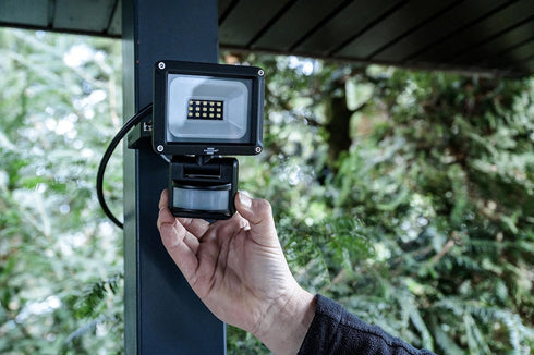 Marina LED Außenstrahler 20W IP65 Sensor | Shiraki