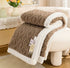 Agnes warme Sherpa kuschelige Decke aus Korallenfleece Braun | Shiraki