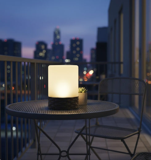 Aki LED Solar Tischleuchte Rattan | Shiraki