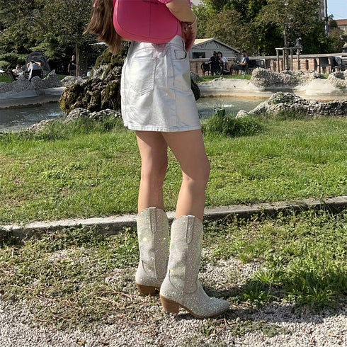 GLITZERNDE COWBOY-STIEFEL IM WESTERN-STIL