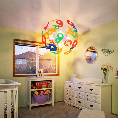 Pendelleuchte Kinderzimmer Buchstaben-Design | bunte Kugel, 14 Fassungen