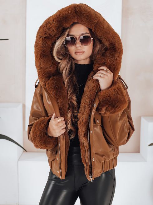 DAMEN KUNSTLEDERJACKE MIT KAPUZE – STYLISCHER WINTERLOOK