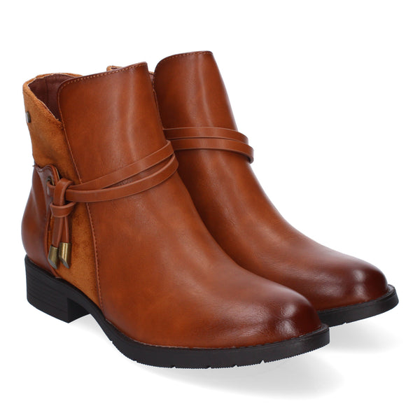 Amelina Damenstiefel mit dekorativem Riemen