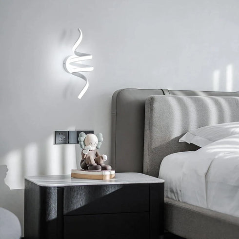 Clara LED Wandleuchte Spirale Aluminium Weiß | Shiraki