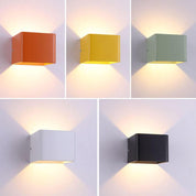 Moderne LED-Wandleuchte