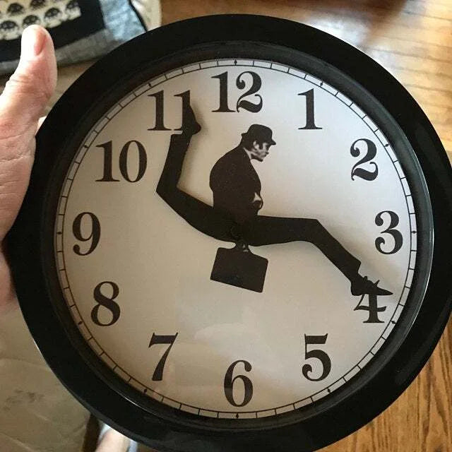 Silly Walk Wanduhr